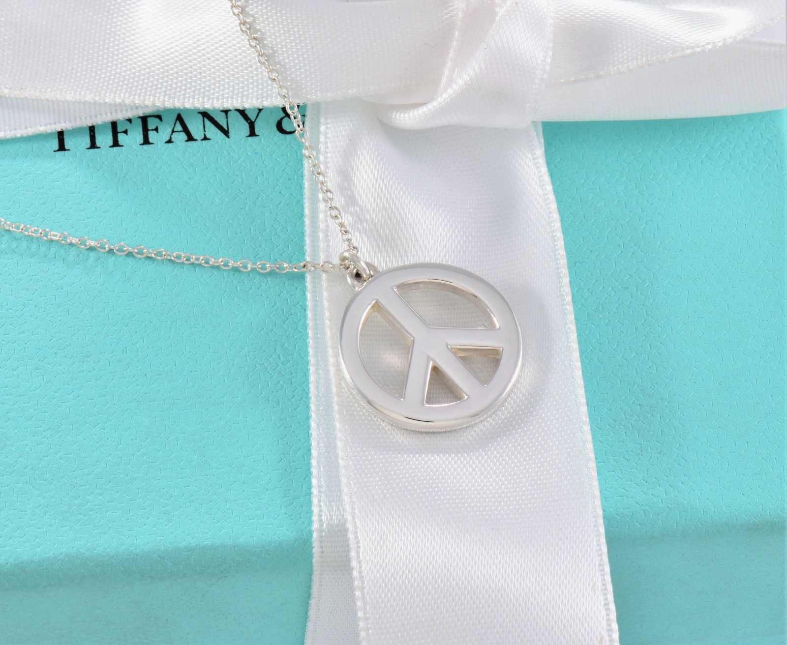 16.25″ Tiffany & Co Silver Large 20mm Peace Pendant Necklace in Box Pouch Rare
