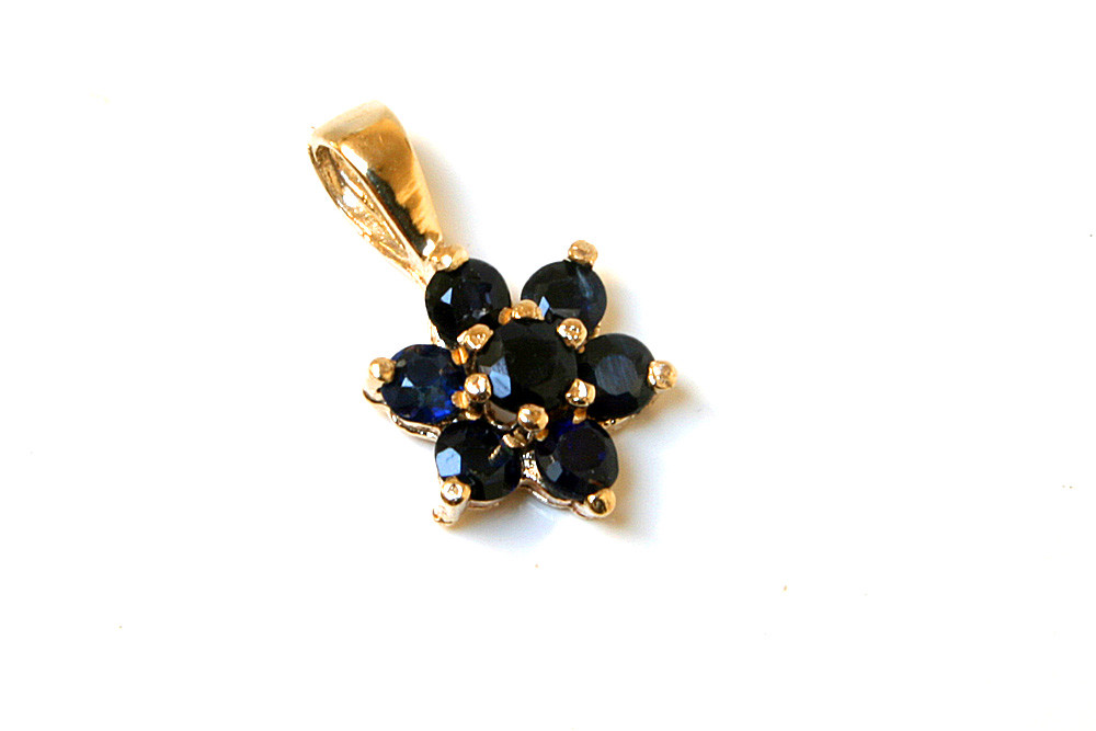 9ct Gold Sapphire Cluster necklace Pendant no chain Gift Boxed Made in UK