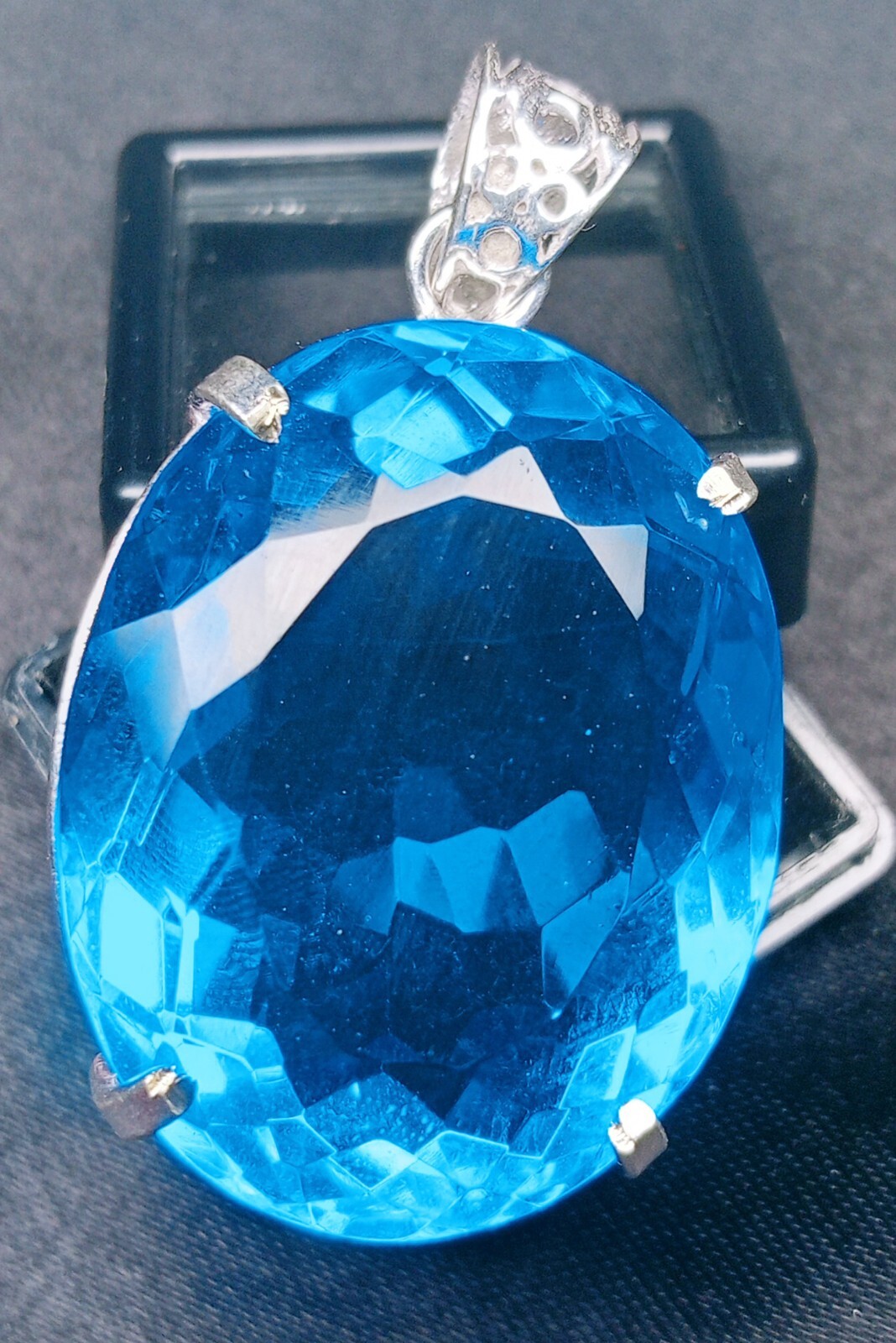 Shine Blue Topaz Oval Cut 114.90 Ct Pendant Natural Loose Gemstone EGL Certified