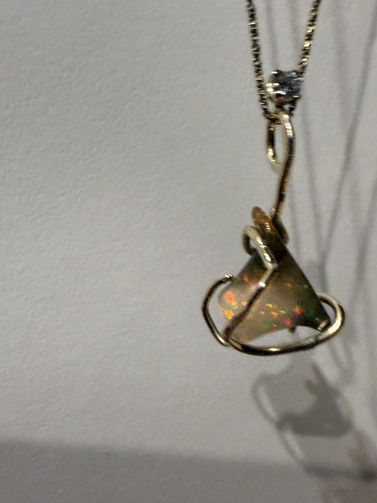 14k Solid Yellow Gold 2.12 Carats Natural Opal and diamond pendant