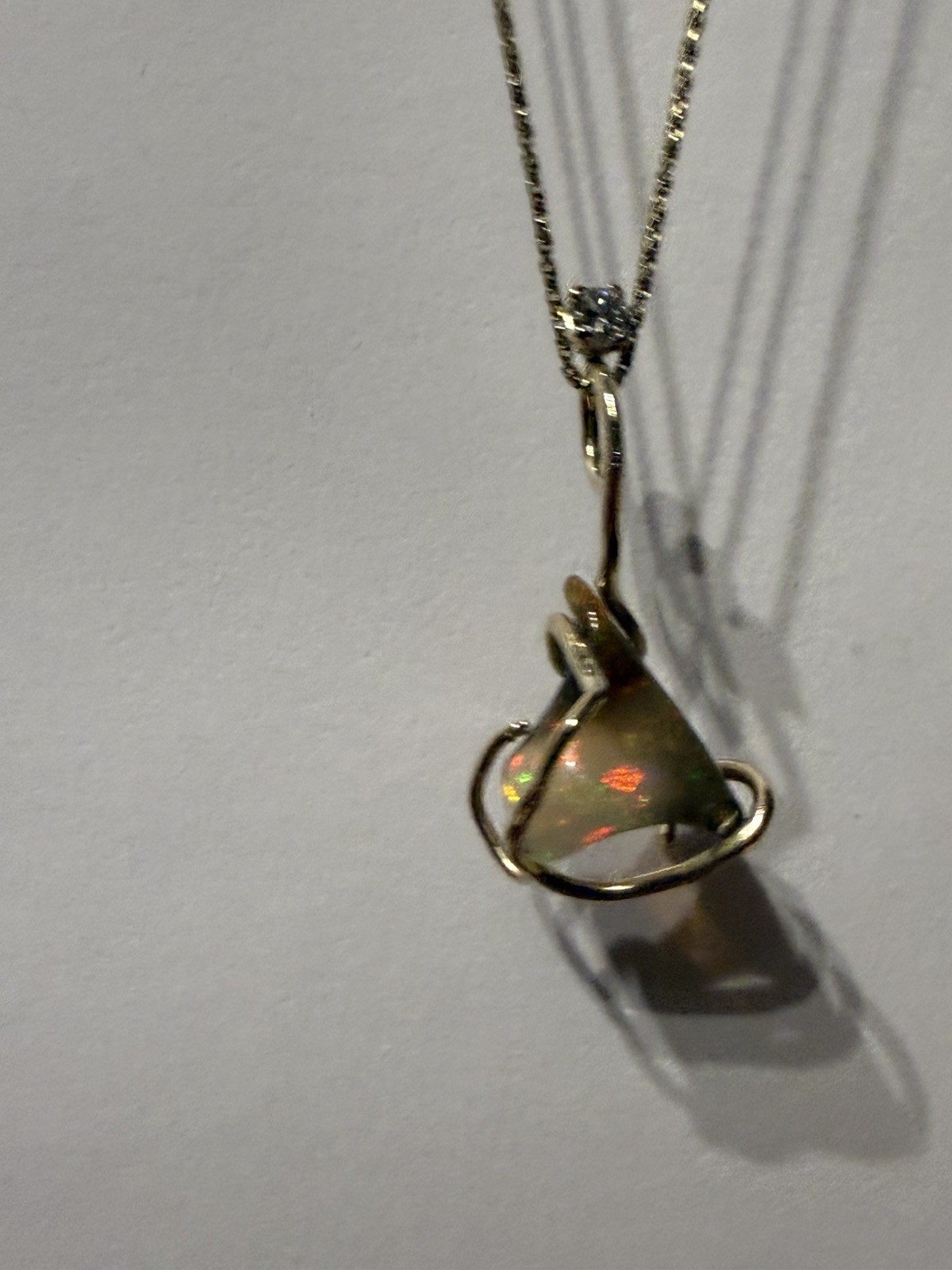 14k Solid Yellow Gold 2.12 Carats Natural Opal and diamond pendant