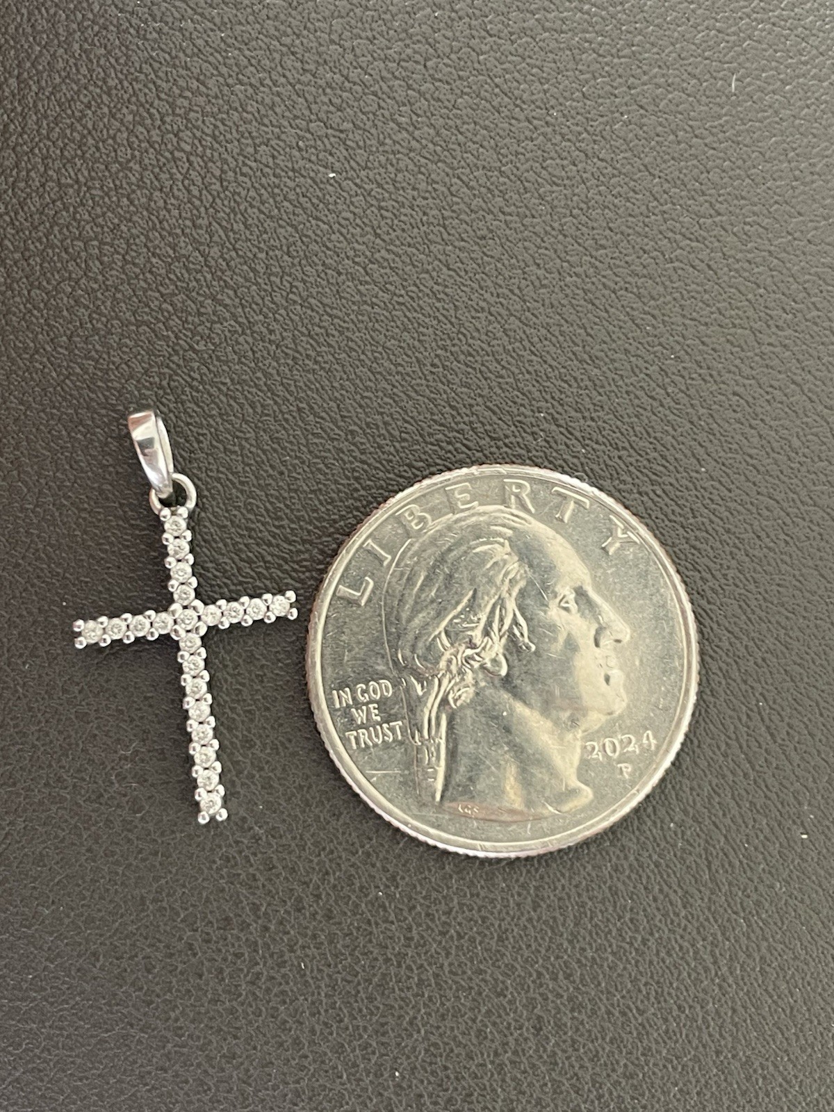 18KT White Gold 0.20CTW Diamond Cross Pendant (L44)