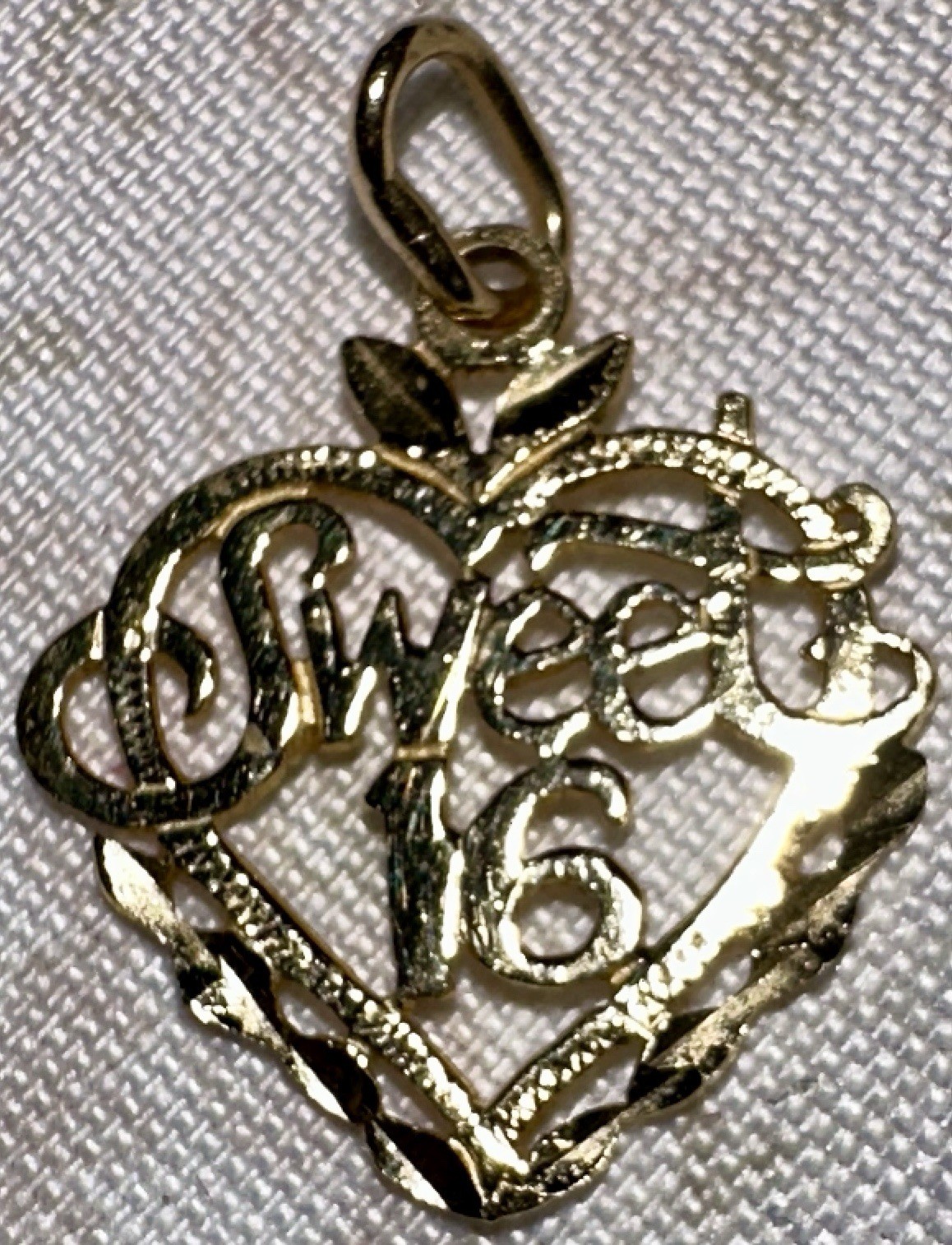 Vintage OroAmerica 14K Yellow Gold Sweet 16 Heart Charm Pendant Diamond Cut OR