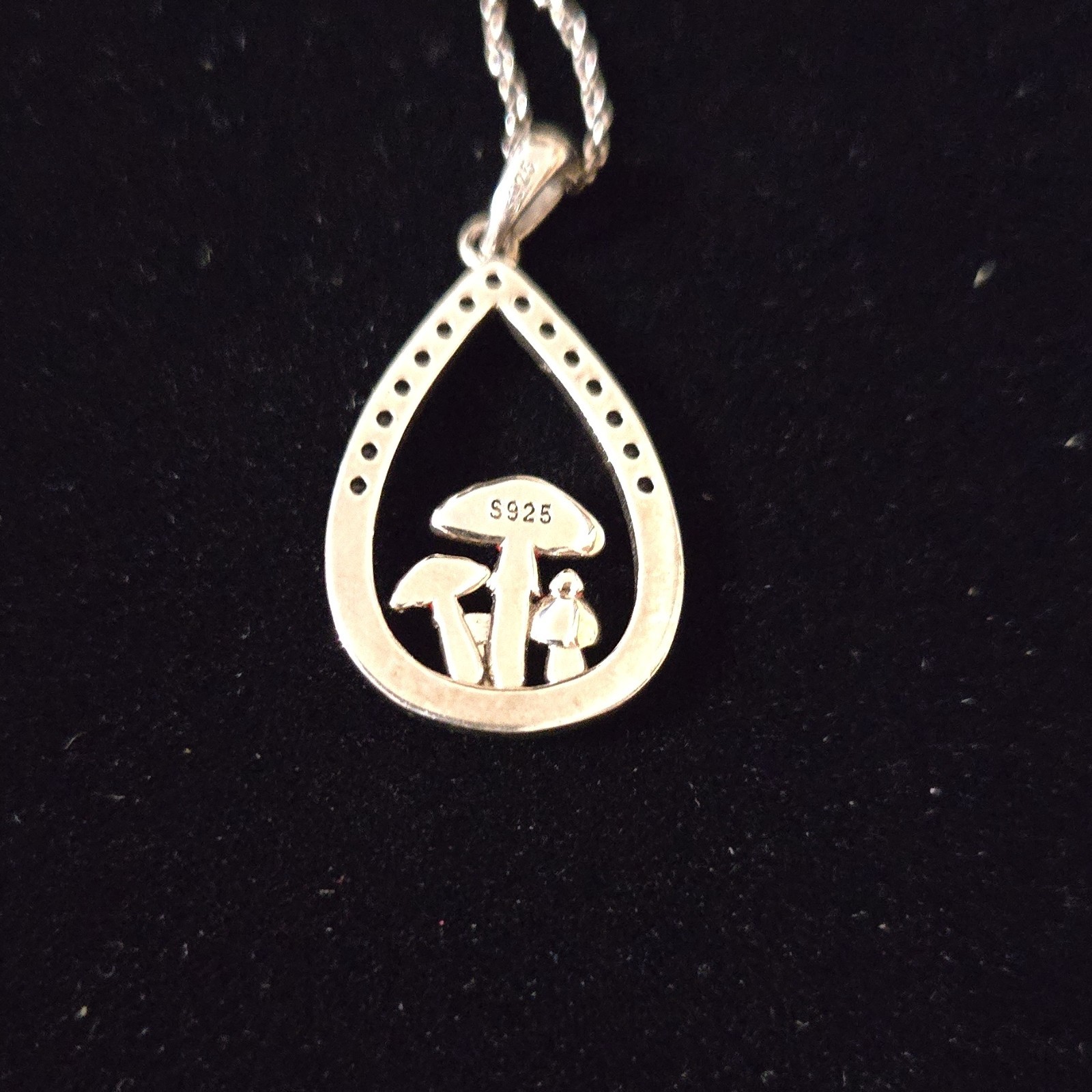 Sterling Silver 925 Teardrop Mushroom Charm Pendant Necklace Red Enamel