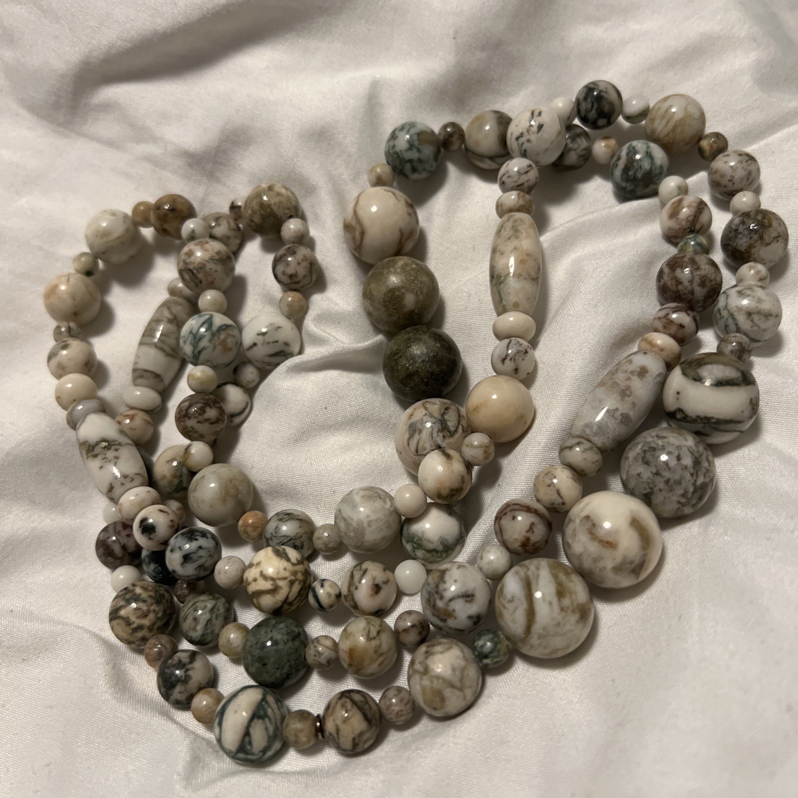 Sale Jay King 42” Stone Multiple Shape Beads In White And Gray And Taupe