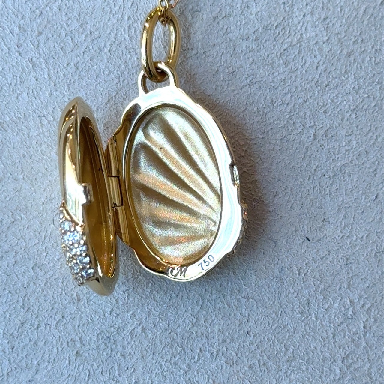 Monica Rich Kosann Neptune Shell Pavé Diamond Locket 18KT Gold Necklace