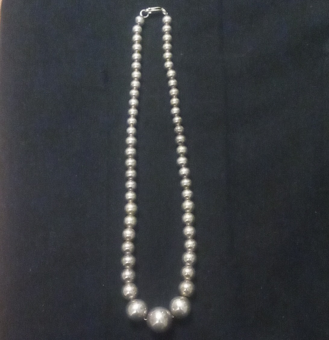 LAGOS Caviar Bubbly Sterling Silver Graduated Bead Necklace 18″ Lobster