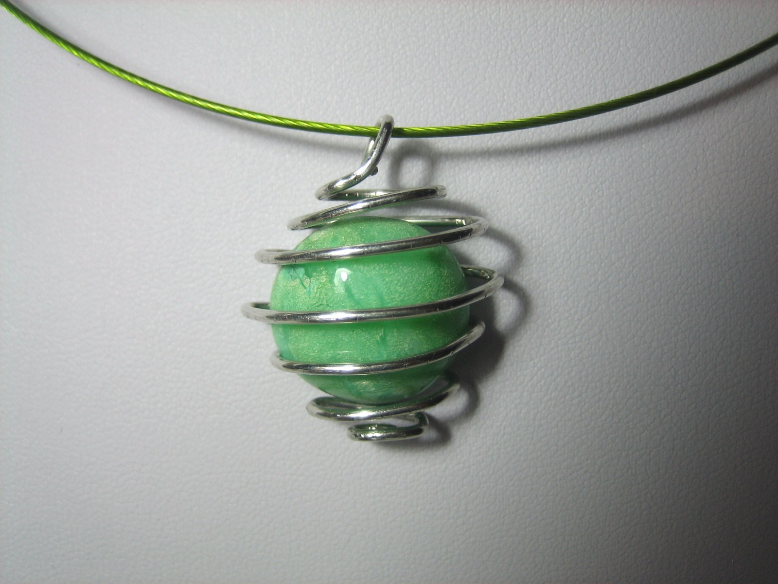 Pendant Green Quartz Crystal Memory Wire Cord Brazil Valentine Birthday Gift