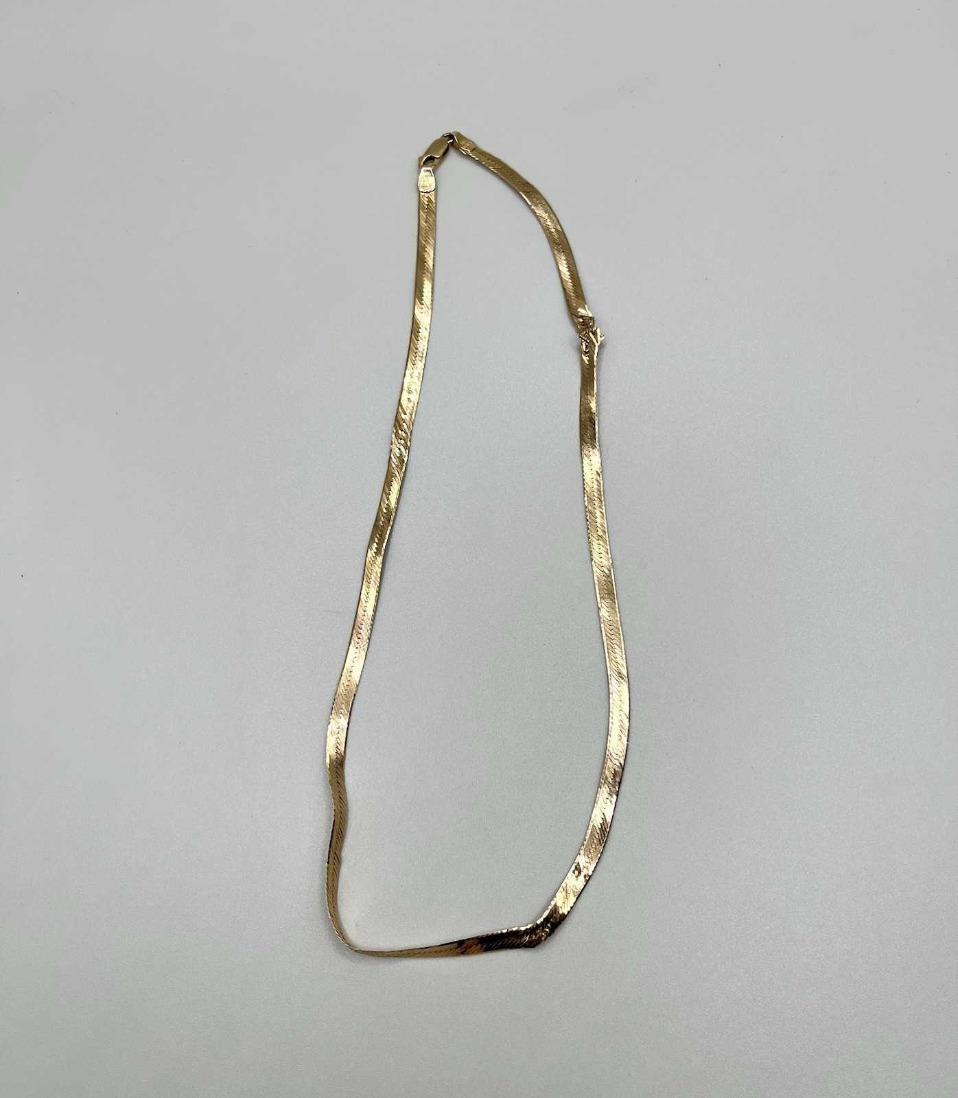 VTG 14K Italy Solid Yellow Gold Herringbone Necklace 17.5” 8g Tested | DAMAGED