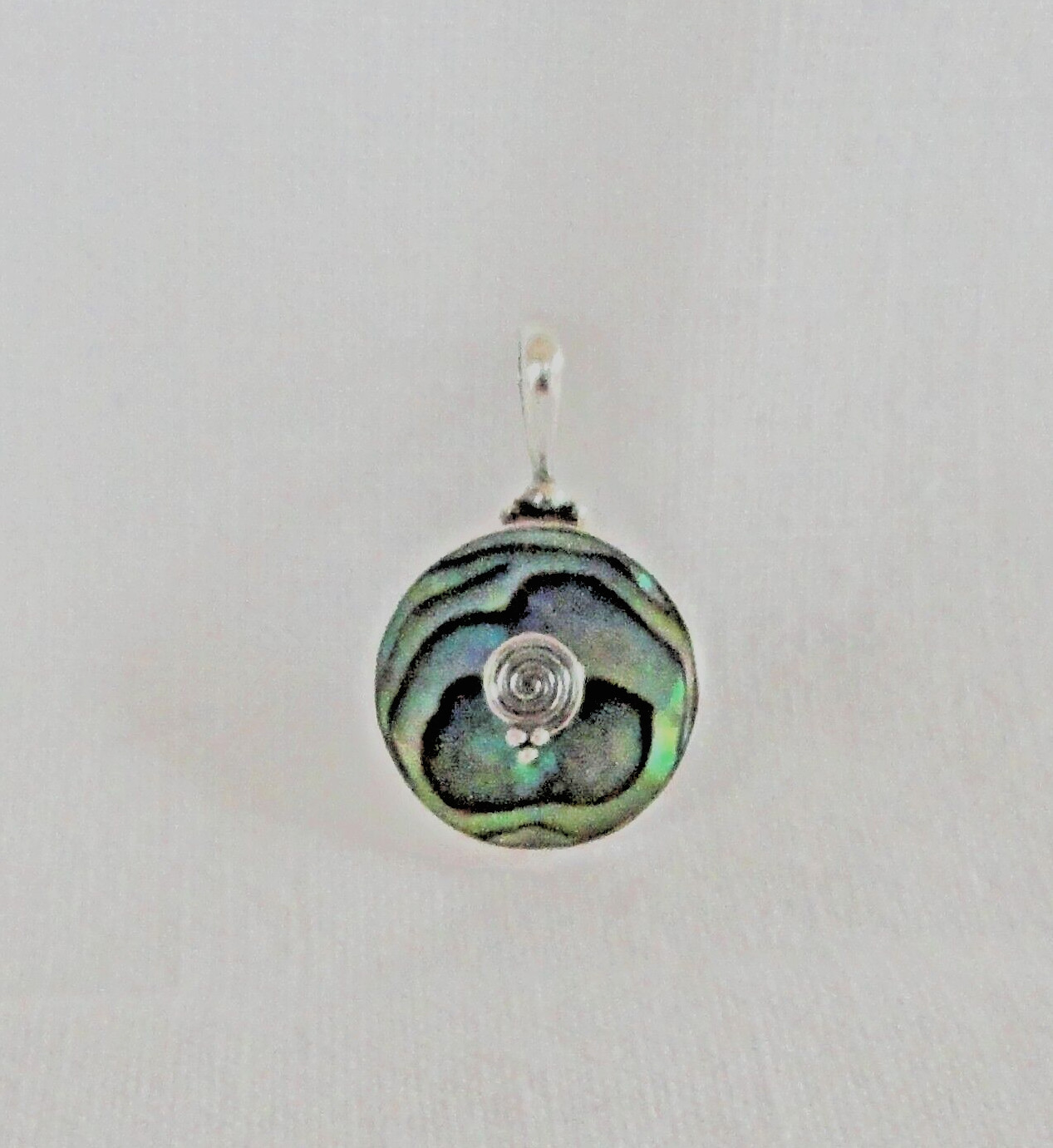 VTG Sajen Abalone Sterling Silver Round Pendant Swirl Green Blue 1-1/16″ Long
