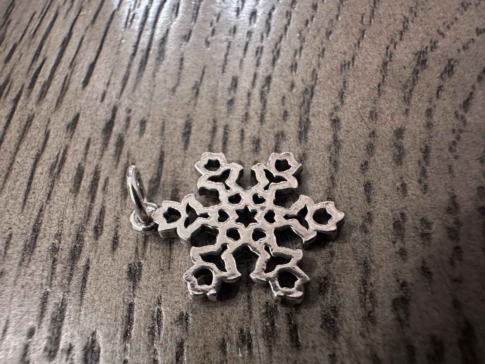 Retired James Avery Sterling Silver Dutch Snowflake Christmas Charm Pendant