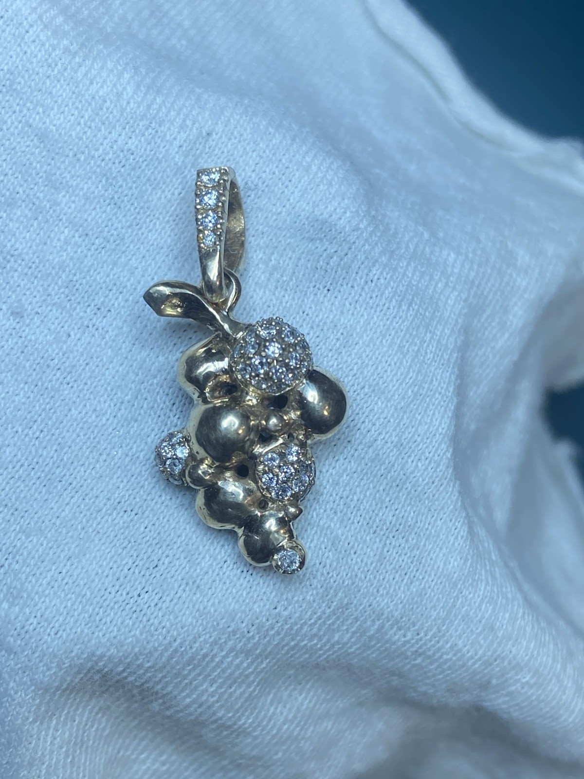 14kt Custom Grapevine Cultural Pendant 3/4 Carat VS1 EF Natural Diamonds