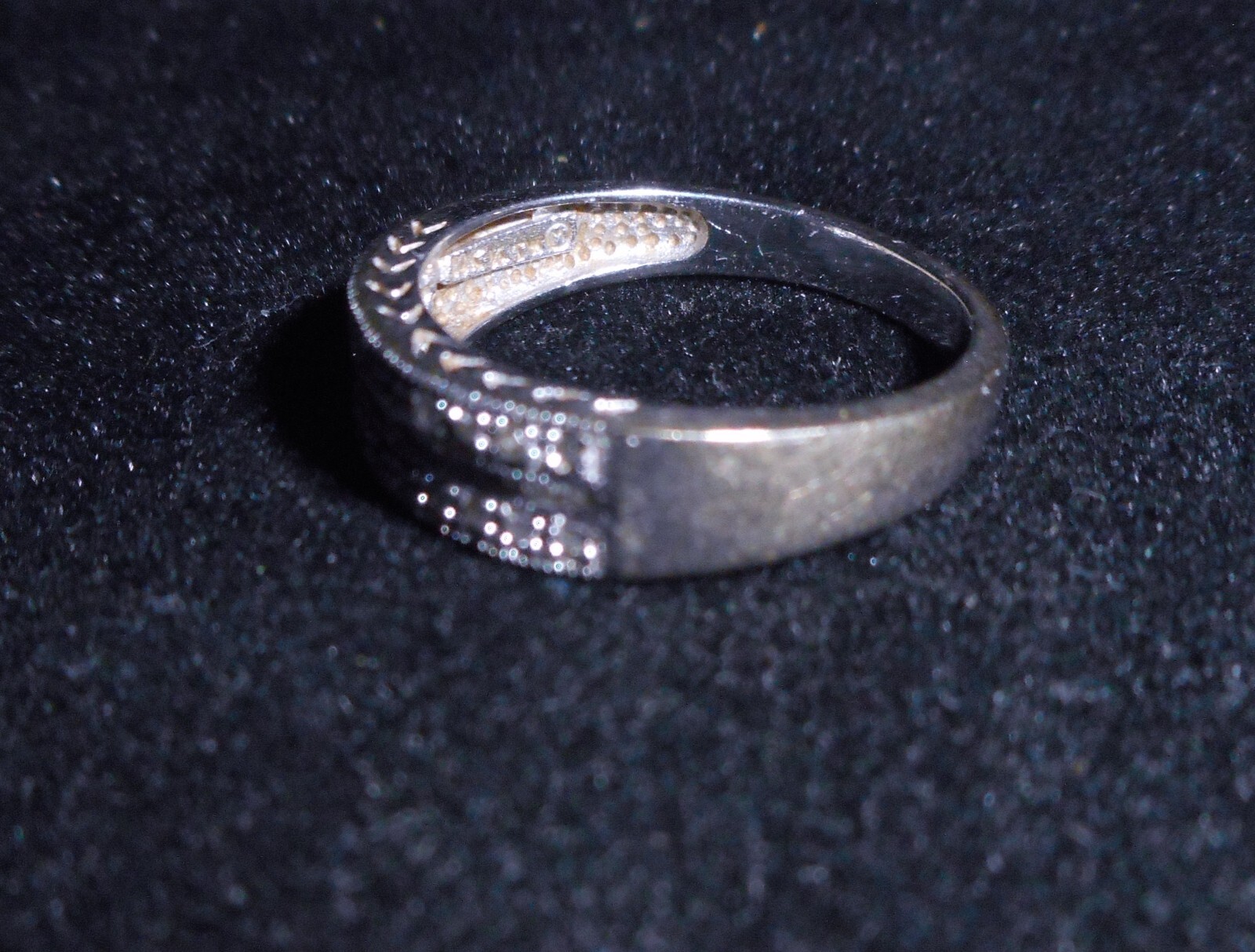 10k SOLID WHITE GOLD RING Small Diamonds 2.58 GRAMS SIZE 7 TESTED