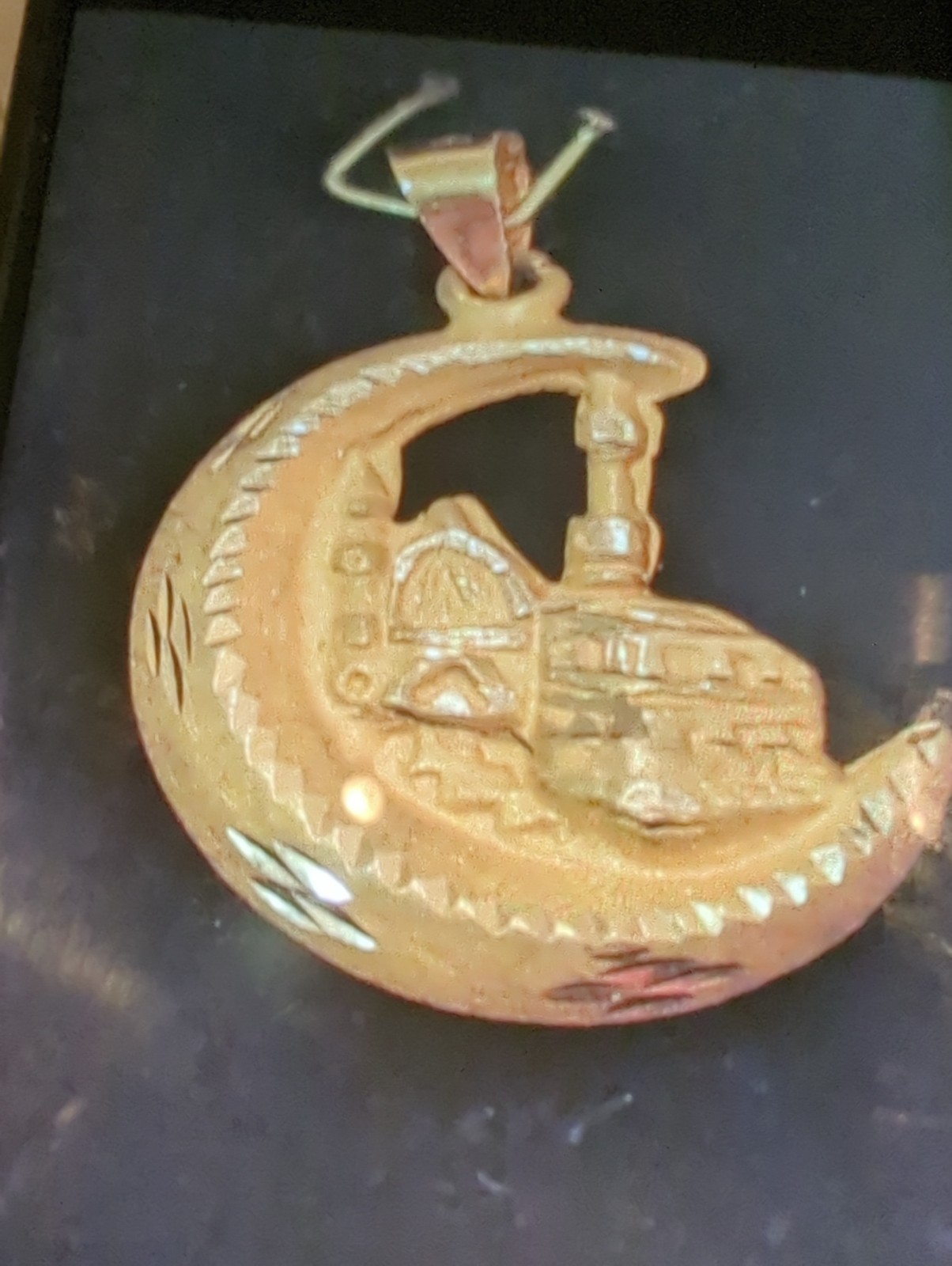 21 Carat Solid Gold Pendant Makkah & Madina 2 In One From Makkah.