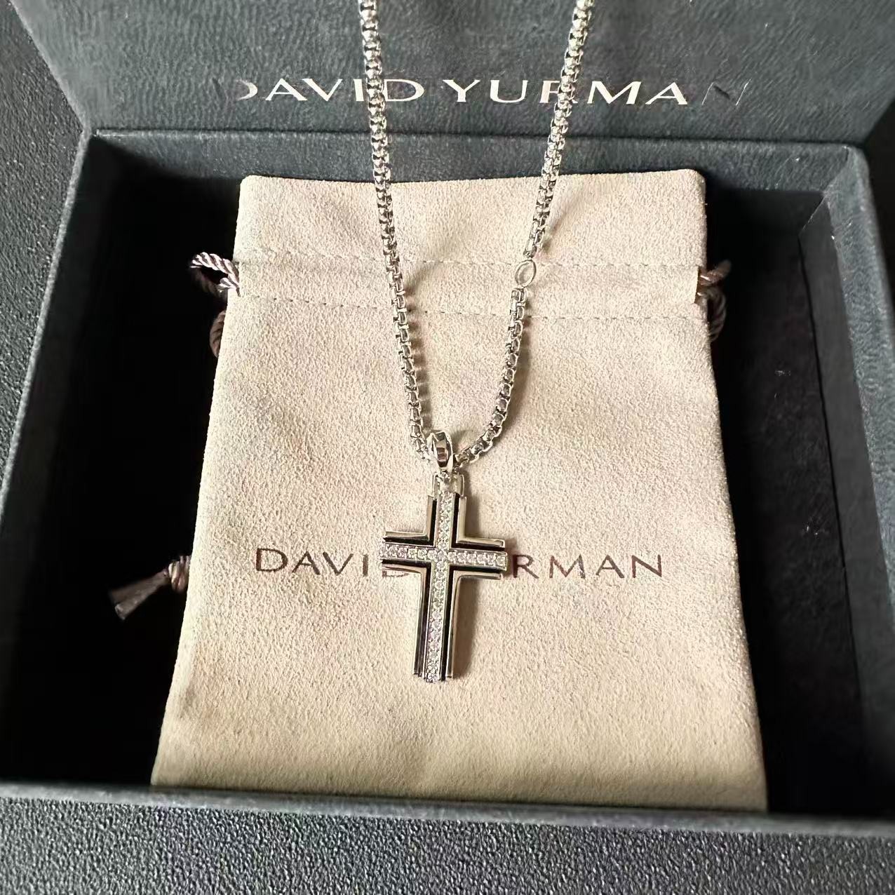 David Yurman 3mm Cross Pendant 925 Sterling Silver w/ Diamonds Chain length 20″