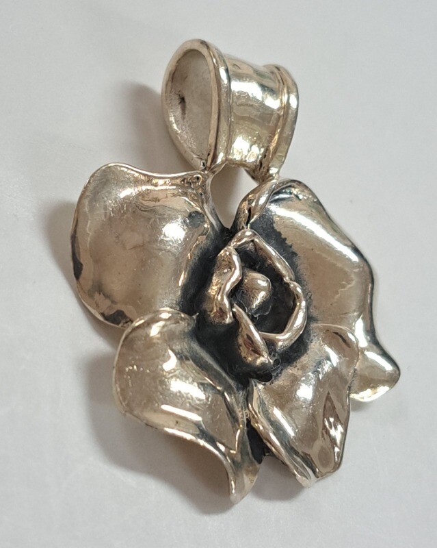 Estate Jewelry EXEX Claudia Agudelo Rose .925 Sterling Silver Pendant 1 5/8″