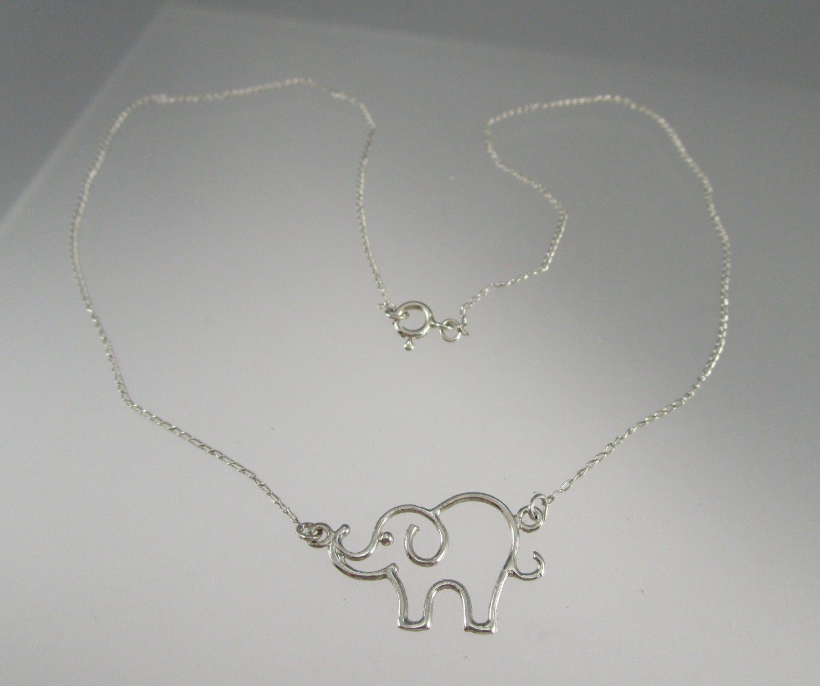 Signed 925 Sterling Silver Cute Open Outlined Elephant Pendant 16″ Necklace 1110