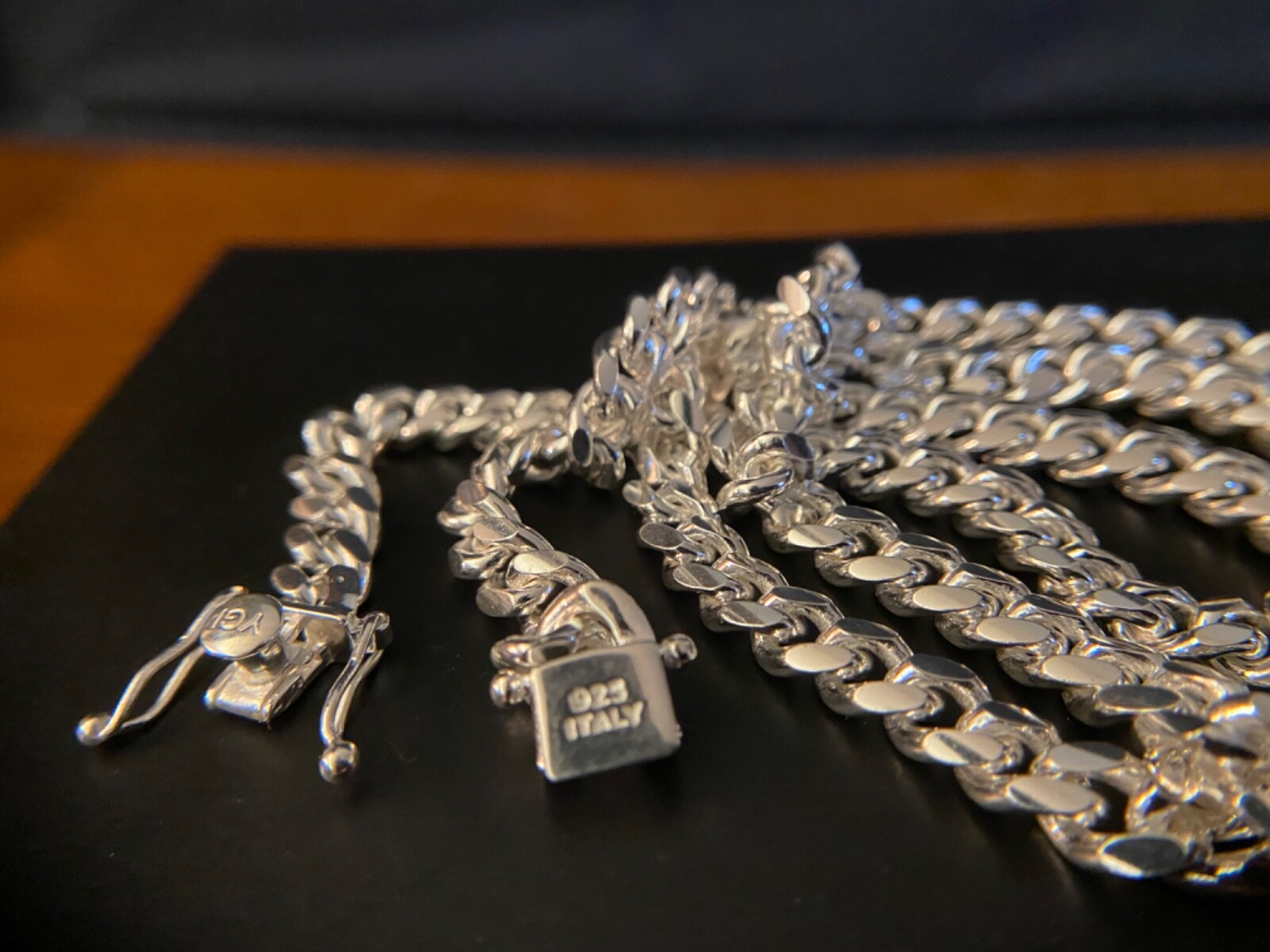 Italian Made, Substantial,Sterling Silver, Cuban Link Chain, 22 in, 55 grams!