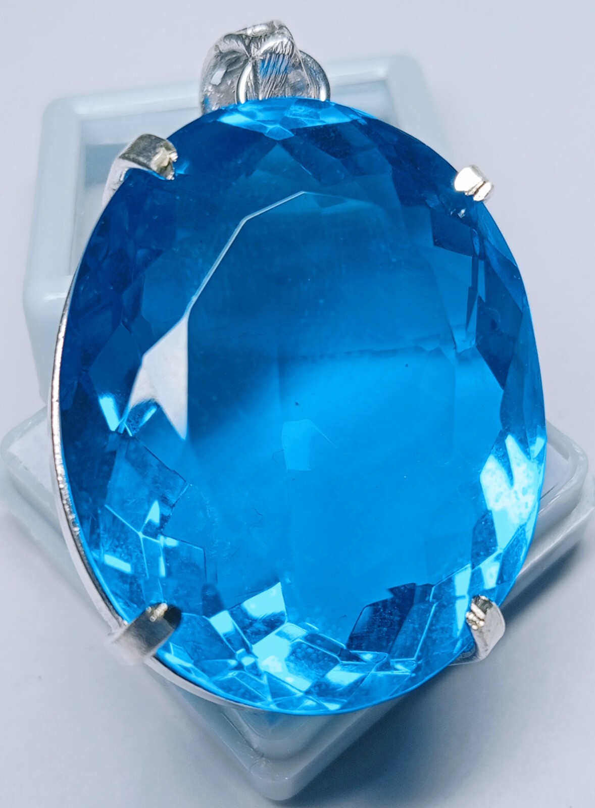 Shine Blue Topaz Oval Cut 114.90 Ct Pendant Natural Loose Gemstone EGL Certified