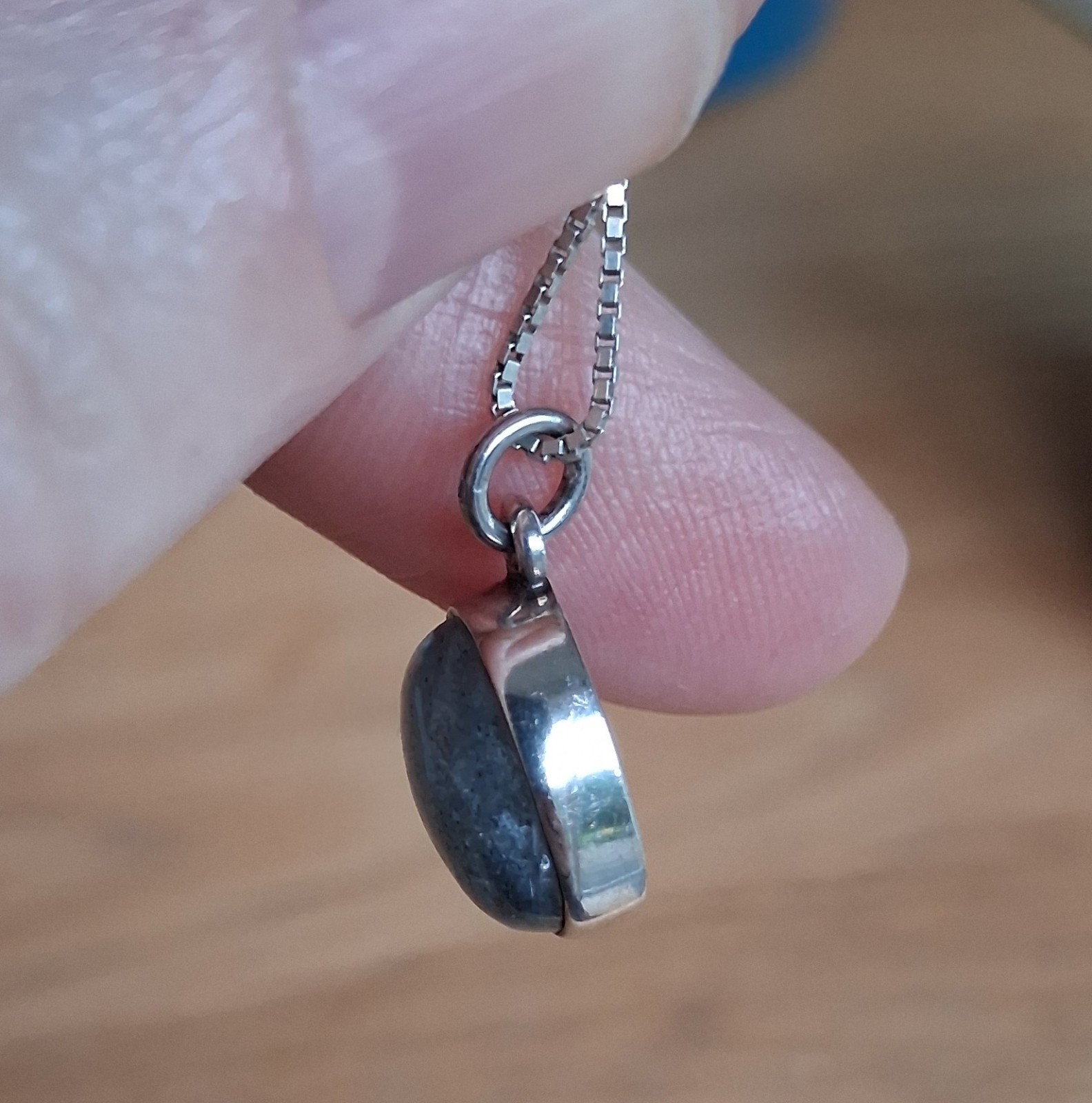 Sterling Silver Rich Blue Labradorite Cabochon Pendant Oval Box Chain Necklace