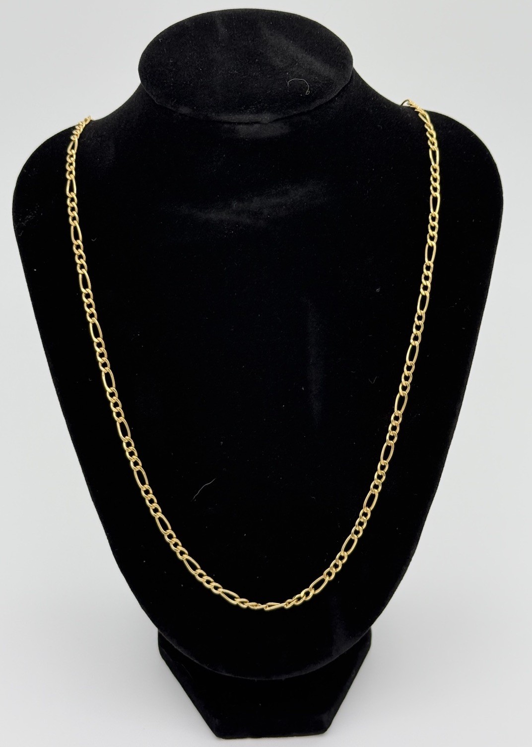 14K Yellow Gold Figaro Chain Necklace 4.9 Grams 23.5 in. Long 2 mm.