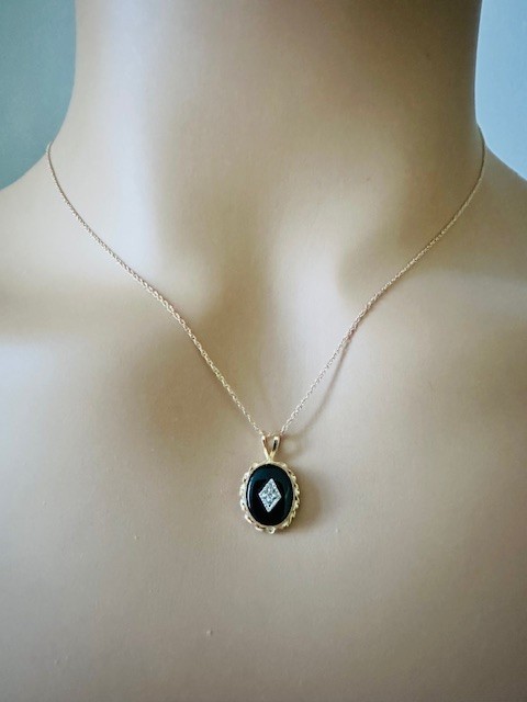 Estate 14K Yellow Gold Onyx & Diamond Pendant Chain Necklace