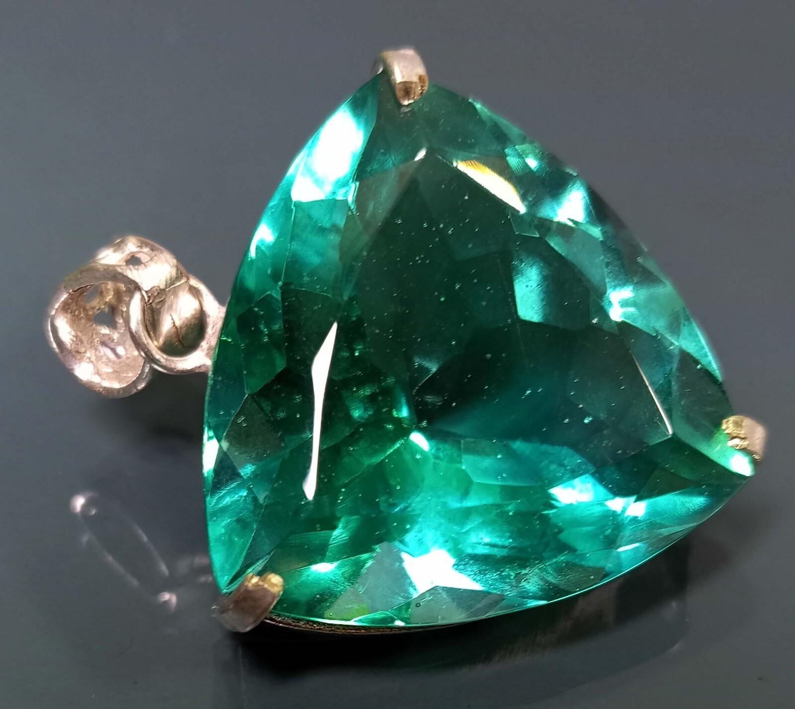 Pendant Green Topaz EGL Certified Trillion Cut 92.20 Ct Natural Gemstone PD037